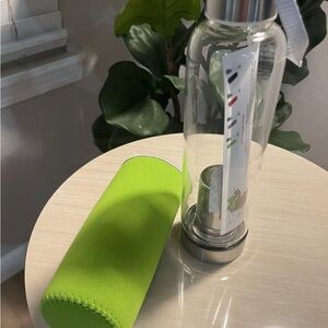 NEW Hot or Cold Infusion Bottle Water with Nylon Sleeves